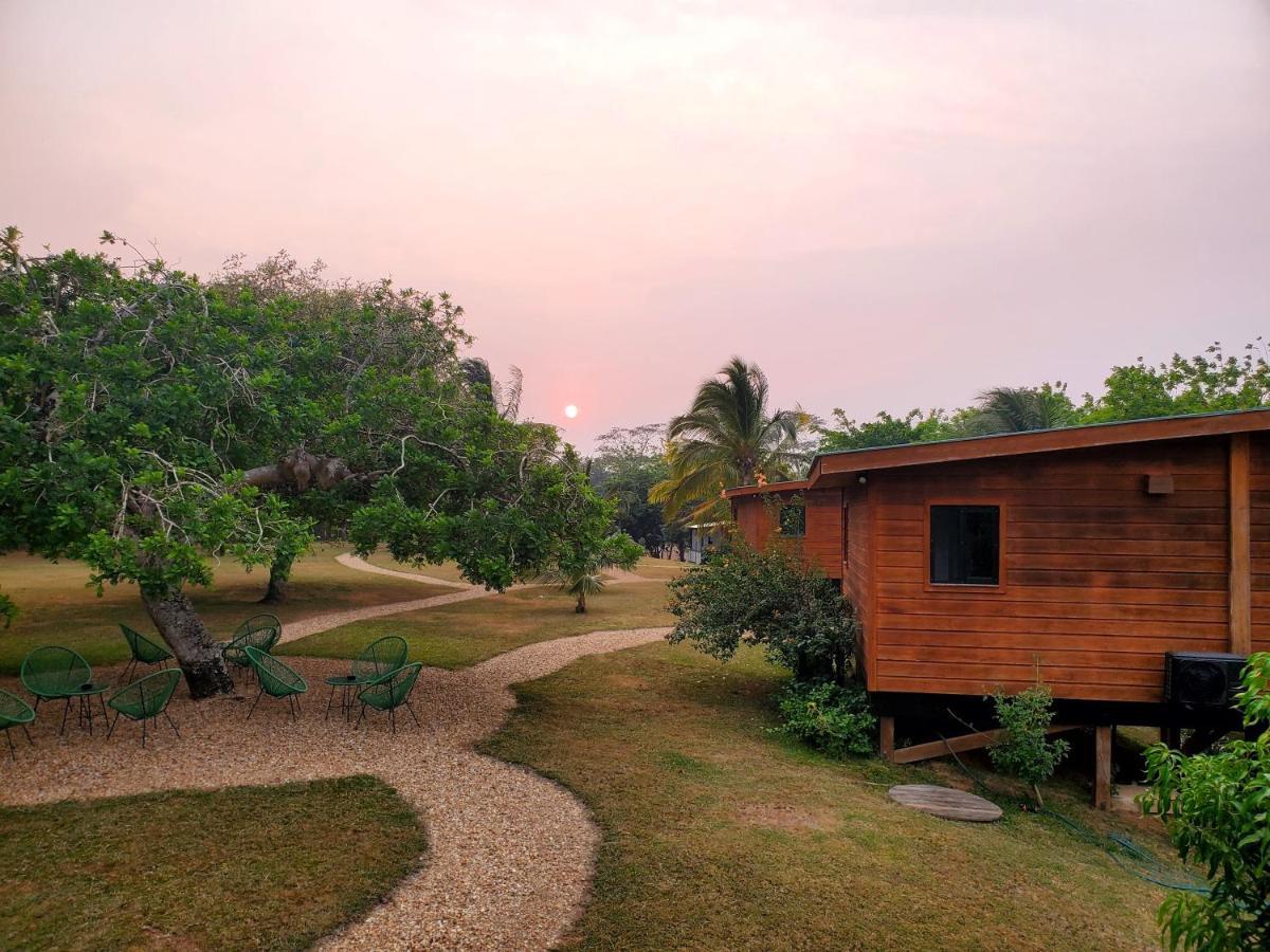 Yumas Riverfront Lodge San Ignacio Exterior photo